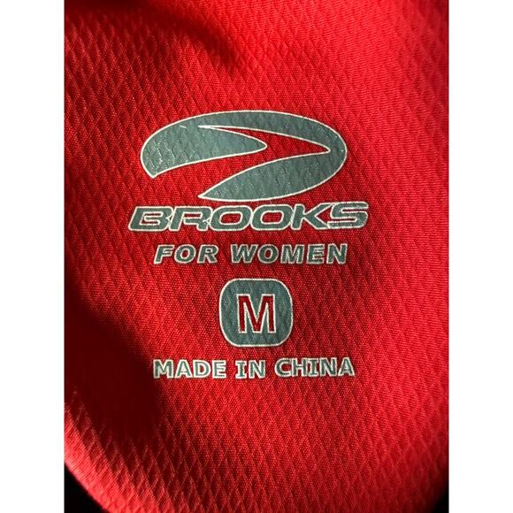 Brooks Women's Running Jacket - Red Windbreaker with Reflective Stripes - Size M - Picture 7 of 8